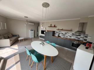 Seaview flat with pool & parking - Varna City - 3