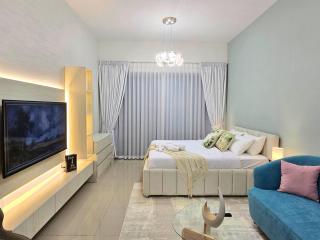 Leisure Retreat - Studio in Dubai Marina - 5 Mins to JBR Beach & The Walk - Close to Metro - 9