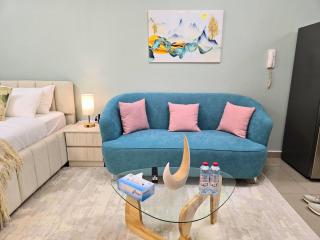 Leisure Retreat - Studio in Dubai Marina - 5 Mins to JBR Beach & The Walk - Close to Metro - 4