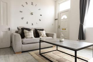 2 bedroom Cossy Detached Property - Royston - 1