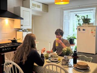 Charming 3 Bed Cottage for share , Private Room bookings , free parking , strong internet - Edimburgo - 6