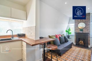 Last-Minute Deals l Flat 8 l Reserve Now l Summer Stay l Sleeps Up to 4 l Business Family Live London Short Lets & Serviced Accommodation - 8