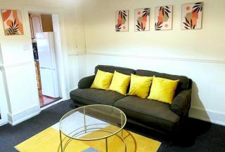 Gravesend 1 bedroom Apartment 2 Min Walk to STN- A - Gravesend - 0