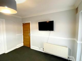 Gravesend 1 bedroom Apartment 2 Min Walk to STN- A - Gravesend - 8