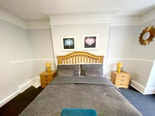 Gravesend 1 bedroom Apartment 2 Min Walk to STN- A - Gravesend - 6