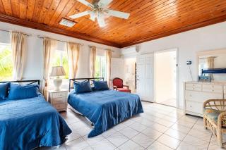 Seaside Paradise Spacious Home with SEVEN bedroom - steps to Sea! - Nassau - 5