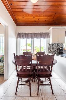 Seaside Paradise Spacious Home with SEVEN bedroom - steps to Sea! - Nassau - 1