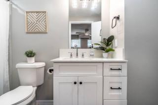 1BR Private Bath Free Parking Fast WiFi - Houston - 6