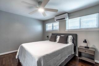 1BR Private Bath Free Parking Fast WiFi - Houston - 4