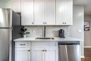 1BR Private Bath Free Parking Fast WiFi - Houston - 3