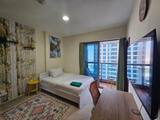 Super Host at Highest Residential Tower in the world, Private Rooms in a Shared apartment - 6