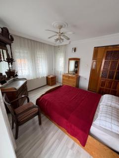 Five Bedroom Plus Living, Triplex Villa with Big Private Garden, Fifty Meters to Sea in Urla, Sleeps Twelve, Three Baths - Urla - 9
