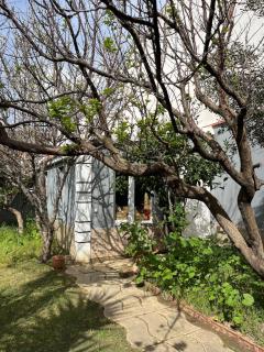 Five Bedroom Plus Living, Triplex Villa with Big Private Garden, Fifty Meters to Sea in Urla, Sleeps Twelve, Three Baths - Urla - 4
