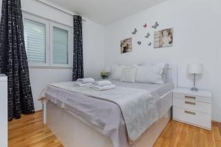 Apartments with parking spaces Makarska - 24301 - Makarska - 3