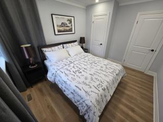 Streetsville Heritage Retreat - Prime Location - Mississauga - 2