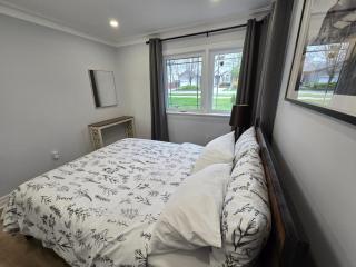 Streetsville Retreat - Prime Location - 1