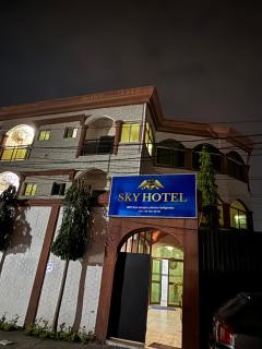 SKY HoTEL - - 0