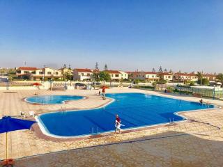 Villa 3 bedrooms 7 beds in the north coast, village of Amon K36 fully air-conditioned - Qaryat Shurūq - 0