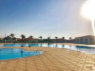 Villa 3 bedrooms 7 beds in the north coast, village of Amon K36 fully air-conditioned - Qaryat Shurūq - 2