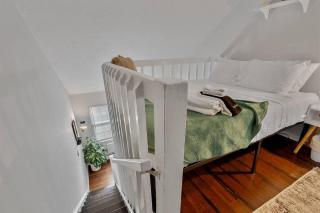 Charming Loft Downtown Raleigh - 4