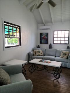 Newly Renovated House PotcakeVilla - Grand Turk - 4