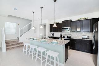 Family Home with Private Pool and Clubhouse Near Disney - 0