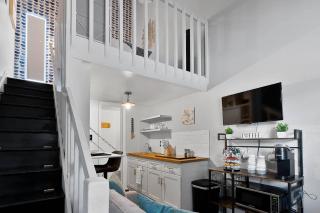 Sleek Urban Loft Dwntown Raleigh - 1