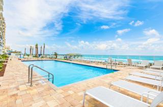 A Wave From it All Oceanfront Pool Condo - Daytona Beach - 0