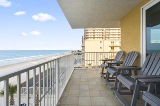A Wave From it All Oceanfront Pool Condo - Daytona Beach - 7