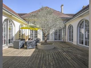 Spacious holiday home in Aure sur Mer with garden - 4