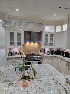 Luxury House - North Vancouver - 0