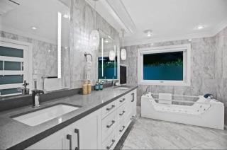 Luxury House - North Vancouver - 9