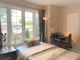 Rooms near Train Station - Burlington - 6
