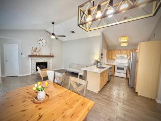 Charming 3-bedroom house in delightful Lewisville with AC, WiFi - Lewisville - 7