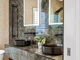 Coastal Dream BeachFront Oasis - Newcastle - 3