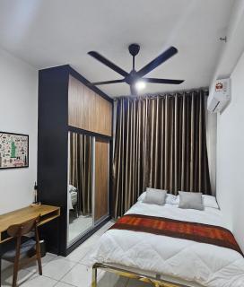 Amiera Homestay - Kampung Dengkil - 1