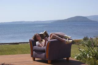 Lounge to Lake Rotorua - Rotorua - 0