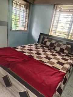 Elderly Friendly 3B Homestay at Shastri Nagar, near cricket stadium - Kolhapur - 4
