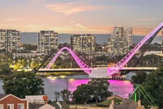 EAST34 - Skyline Haven East Perth - 7