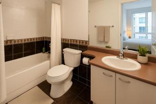 Upscale 2 Bedroom Coal Harbour Walkable Luxury - Vancouver - 2