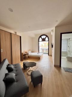 Spacious Studio with Large Balcony views in Thao Dien - Ho Chi Minh-stad - 0