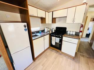 3 Bedroom Caravan BB14, Thorness Bay, Isle of Wight, Dog Friendly - Porchfield - 5