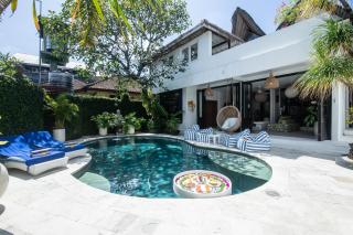 The Monroe Luxury 3-Bedroom Villa with Private Pool in Central Seminyak 900m to the Beach - Seminyak - 6