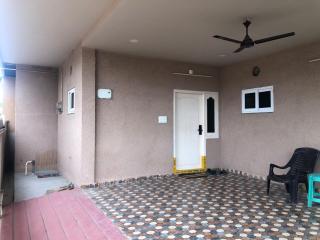 Chinmayi Guesthouse - - 8