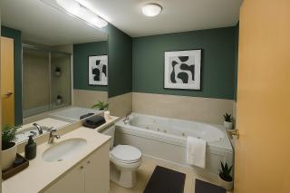 Million-Dollar 2BR Masterpiece Style and Sophistication - Vancouver - 2