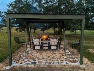 3 Bedroom Private Ranch Experience - - 5