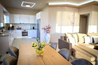Secluded Luxury Villa w Jacuzzi & Stunning Views - Kaloi Limenes - 7