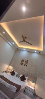 Hotel Fortune Inn By Admire Inn - Noida - 1