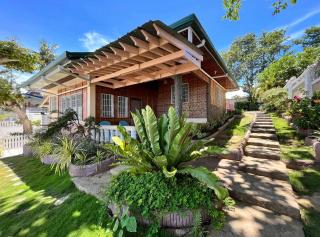Tranquil Beach Front Cottage - Compostela - 0