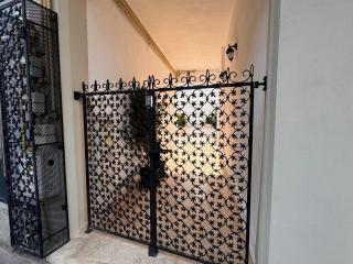 AT Modern Boutique - Bucharest - 9
